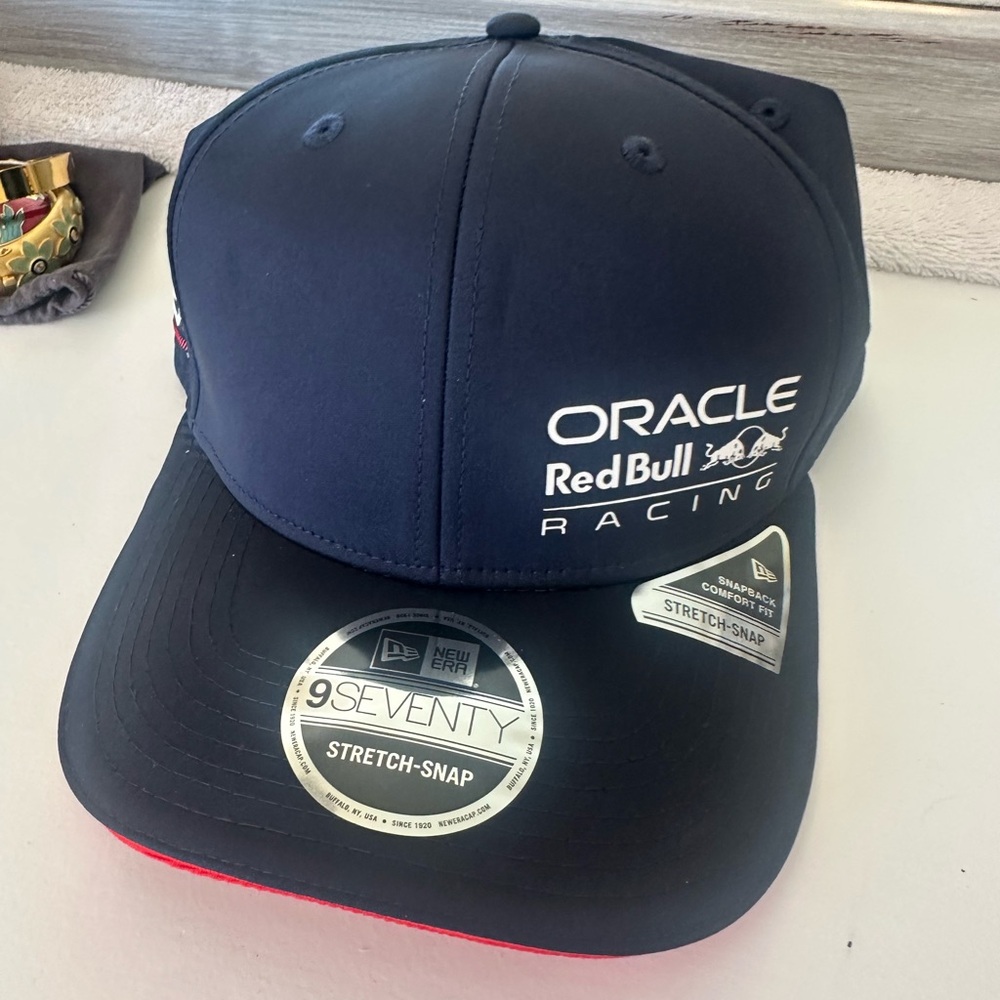 Paddock club Oracle Red Bull Racing Cap - Picture 2 of 5